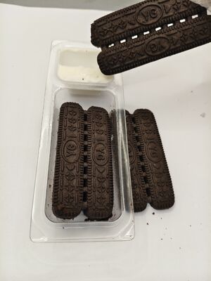 우유 크림 디프 크립스 35% 우유 고체 및 칸막이 포장 - 락토즈가 감소 된 건강한 간식 혼합물