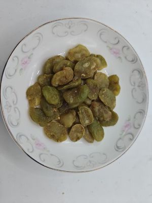 검은 금 마늘 투여 에메랄드 광대 콩 칩