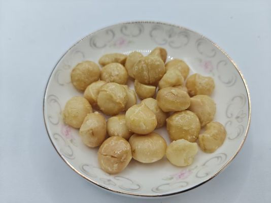 천연 재료 로 만든 맛있는 굽은 마카다미아 견과류