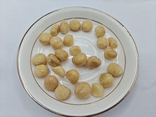 천연 재료 로 만든 맛있는 굽은 마카다미아 견과류