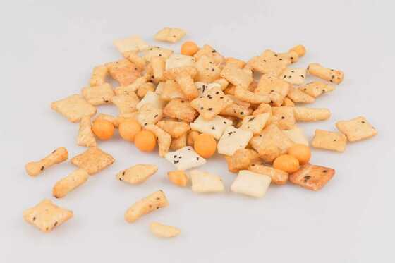 BRC 인증을 받은 칠리 맛의 쌀 크래커 땅콩 혼합 - 만치네스 간식