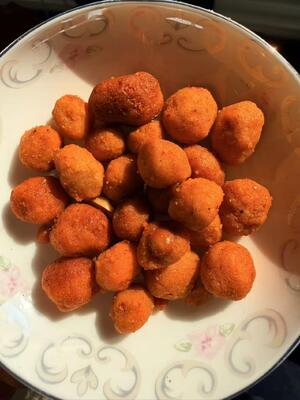 황금 계란 노른자 크런치 땅콩 스낵 (소금에 절인 계란 노른자 및 매운맛, 맞춤형 OEM 포장)