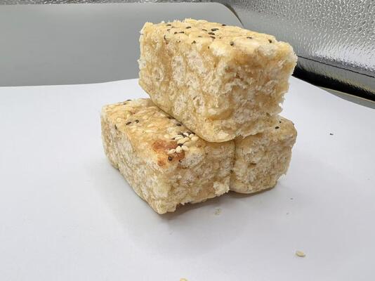 사키마 페이스트리 전통 중국 꿀 간식 가벼운 크리스피 인위적인 맛이 없습니다