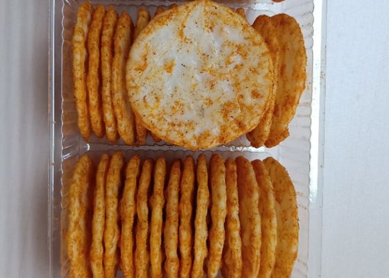 BRC 비유전자 조작 식품 BBQ는 라운드 전병 과자 세이버리와 바삭바삭한 맛을 구웠습니다